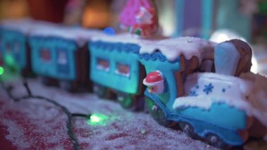 Noel süsler ile gingerbread çerezleri. Yeni yıl atmosfer