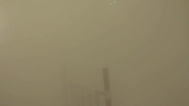 Buhar bulutu gece şehir sokak kapsayan ısı sistemi olaydan eskrim kırmızı