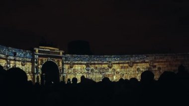 Saint-Petersburg, Rusya Federasyonu-4 Kasım: 3d eşleme. Genel Kurmay bina. Projeksiyon binasında