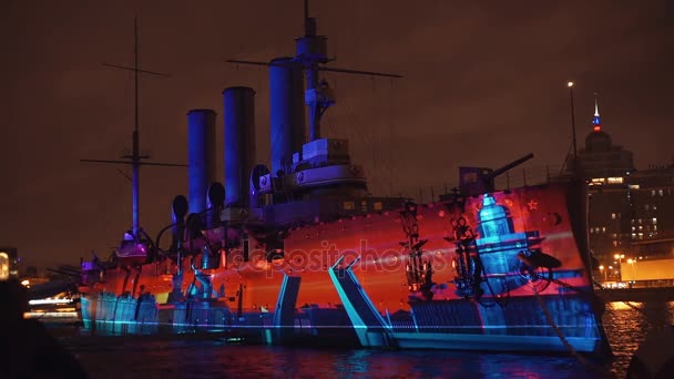 SAINT-PETERSBURG, RUSSIE - 4 NOVEMBRE : Cartographie 3D. La projection sur le croiseur Aurora . — Video