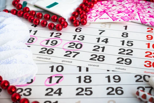 Менструальный цикл на иконке календаря — стоковое фото
