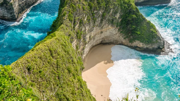 Manta Bay ou Kelingking Beach sur l'île de Nusa Penida, Bali, Indonésie — Photo