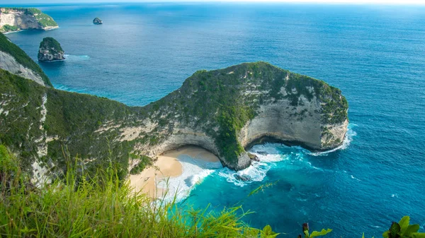 Manta Bay ou Kelingking Beach sur l'île de Nusa Penida, Bali, Indonésie — Photo