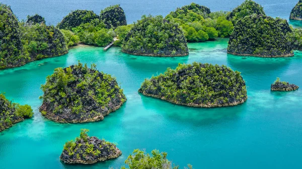 Painemo Island, Laguna Azul, Raja Ampat, Papúa Occidental, Indonesia —  Fotos de Stock