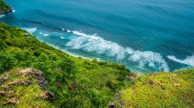 Nunggalan Beach, Uluwatu çarpıcı sahil şeridi dalgaların
