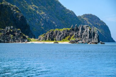 Matinloc Adası önünde El Nido, Filipinler - kayalar