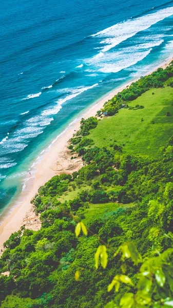 Vista aérea da costa na praia de Nunggalan, Uluwatu, Bali, Indonésia — Fotografia de Stock