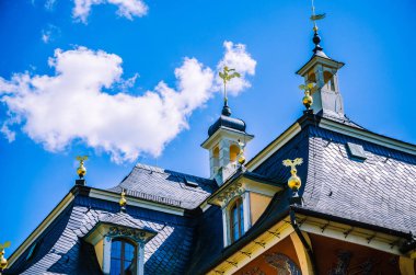 Barok saray Pillnitz Dresden the River Elbe, Saksonya, Almanya üzerinde yakınında bulunan çatı yakın çekim