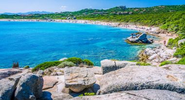 Masmavi plaj tam Turist, Porto Pollo güzel Sardunya Adası Sardunya, İtalya