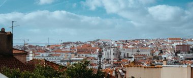 Lizbon en eski bölgesi çatılar binanın panoramik çekim. Lizbon Lisboa Lissabon