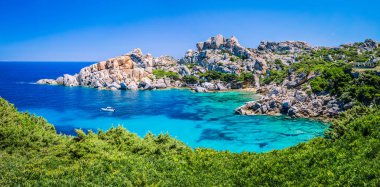 Tuhaf granit kaya ve azure defne Capo Testa, Sardunya, İtalya
