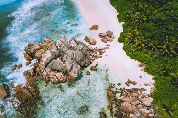 Légi kilátás Anse Cocos strand La Digue, Seychelles. Egzotikus trópusi utazási koncepció — Stock Fotó