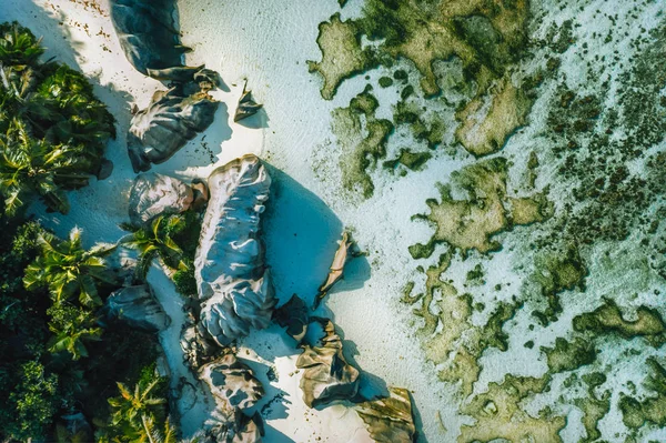 Seychelles, La Digue top down antenna kilátás trópusi strand Anse Source D Argent — Stock Fotó