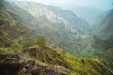 Santo Antao Adası, Cape Verde. Rocky Dağları ve Xo-xo Vadisi sisli