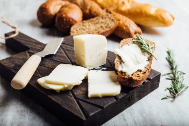 tereyağı ile sandviç