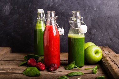 çilek ve ıspanak güler yüzlü