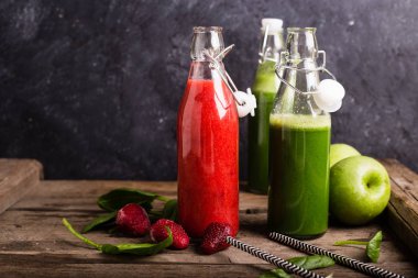 çilek ve ıspanak güler yüzlü