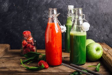 çilek ve ıspanak güler yüzlü