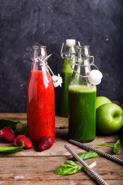 çilek ve ıspanak güler yüzlü