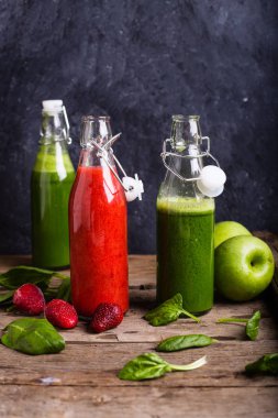 çilek ve ıspanak güler yüzlü