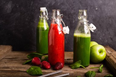 çilek ve ıspanak güler yüzlü