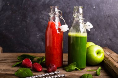 çilek ve ıspanak güler yüzlü