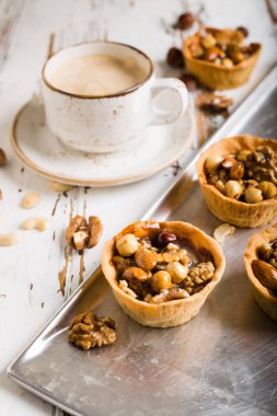 Fındıklı pasta, turta ve kahve