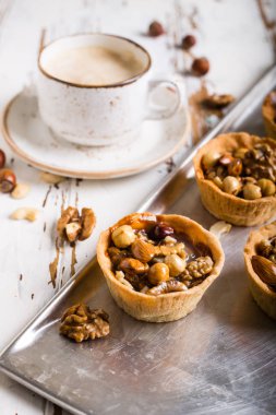 Fındıklı pasta, turta ve kahve