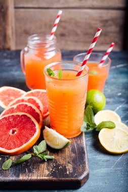 Greyfurt suyu, taze yaz limonata