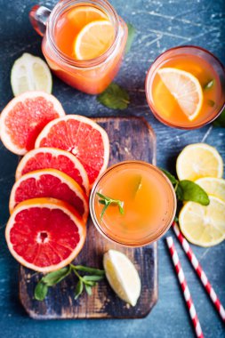 Greyfurt suyu, taze yaz limonata