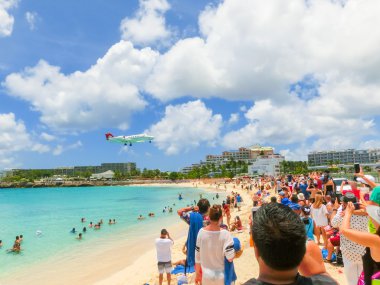 Philipsburg, Sint Maarten - 14 Mayıs 2016 Maho Körfezi Sahili