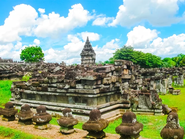 Templo de Prambanan cerca de Yogyakarta en Java, Indonesia —  Fotos de Stock