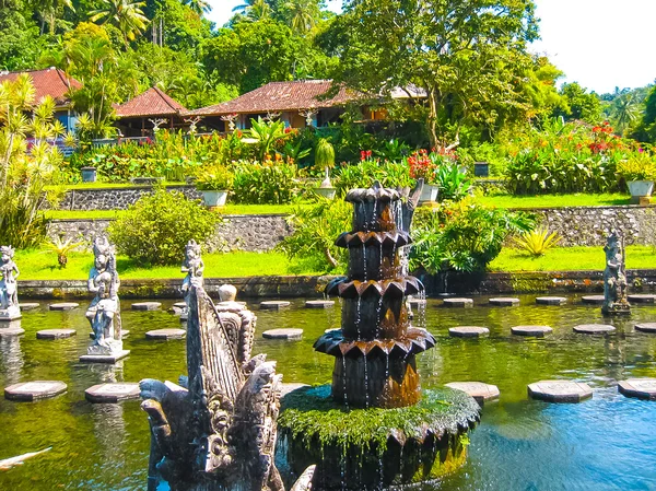 Tirtaganga vodní palác na ostrově bali v Indonésii — Stock fotografie