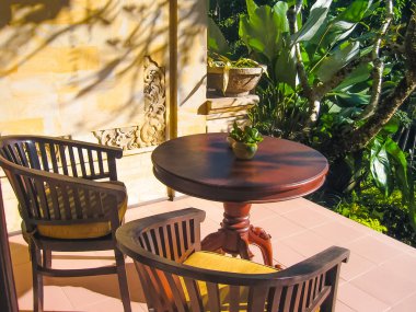 Bali, Endonezya - 13 Nisan 2012: Kişilik oturma Tjampuhan Spa Hotel'in görünümünü