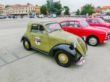 Padua, İtalya - 19 Eylül 2014: Antika Araba Fuarı