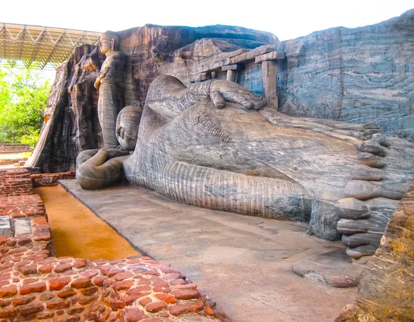 Buda no templo de Polonnaruwa - capital medieval do Ceilão, UNESCO — Fotografia de Stock