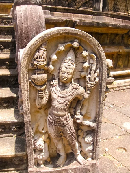 Die Skulptur im Polonnaruwa-Tempel - mittelalterliche Hauptstadt von Ceylon, UNESCO — Stockfoto