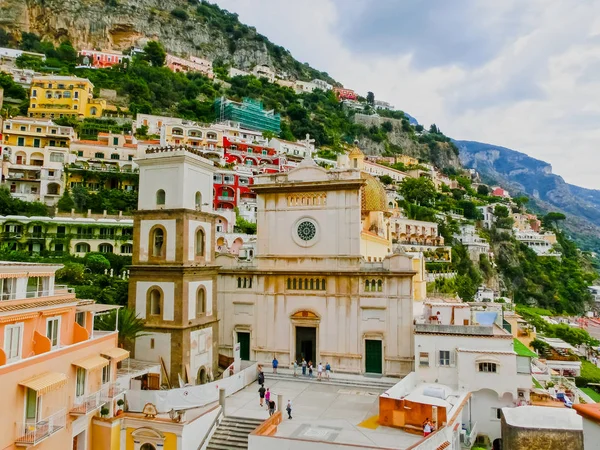 Positano, Itália, ao longo da deslumbrante Costa Amalfitana . — Fotografia de Stock