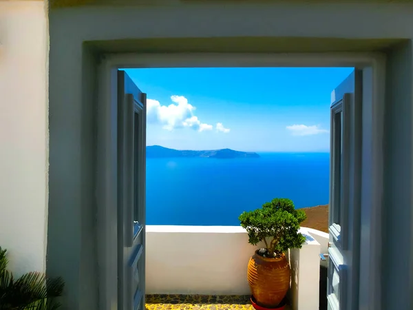 Beautiful sea view from the balcony. Santorini island, Greece. — Stock Photo, Image