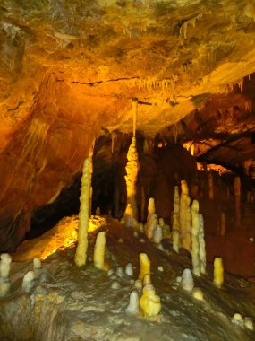 Mağaradan, Postojna grotte ışıklı pitoresk karst özellikleri