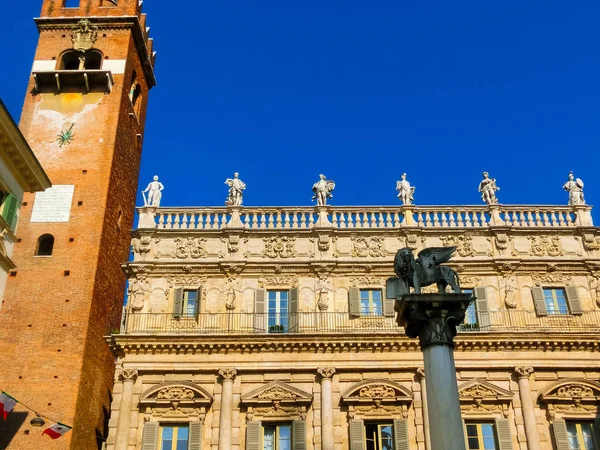 Leão Alado São Marcos Símbolo República Veneziana Piazza Delle Erbe — Fotografia de Stock