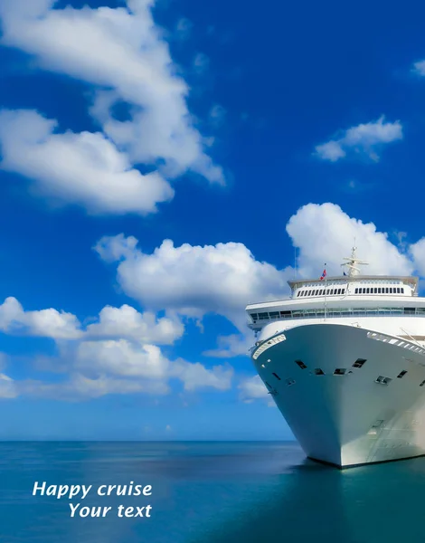 Cruise ship in open water - front view — Stock Photo, Image