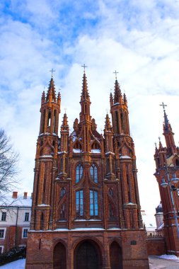 Güzel Gotik tarzı Aziz Anne Kilisesi Vilnius
