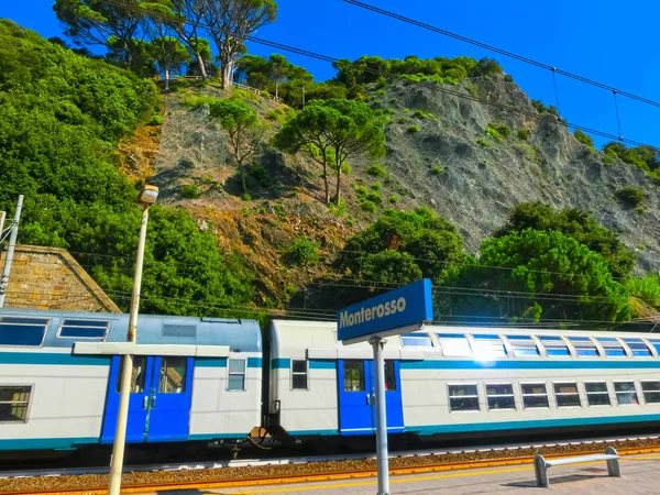 Der bahnhof von monterosso italien — Stockfoto