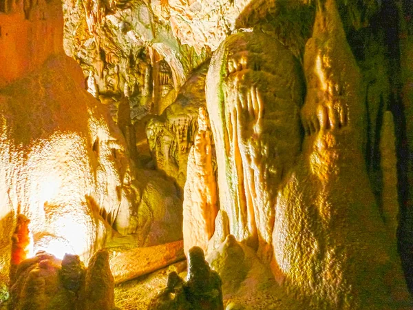Características Cársticas Pitorescas Iluminadas Caverna Gruta Postojna Jama Postojnska Eslovénia — Fotografia de Stock