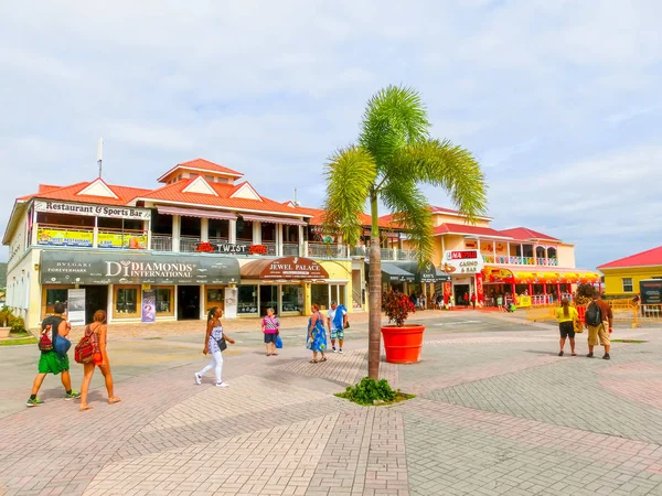 CSaint Kitts, Federação de São Cristóvão e Nevis - 13 de maio de 2016: porto de cruzeiro. Basseterre, São Cristóvão e Nevis — Fotografia de Stock