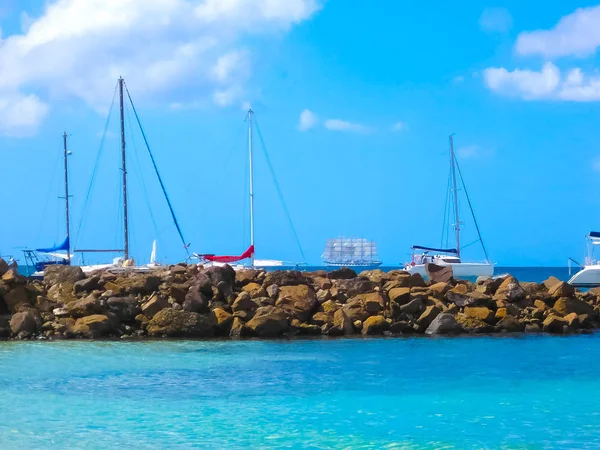 Malé Jachty Pobřeží Martiniku Obrázek Postprodukci — Stock fotografie