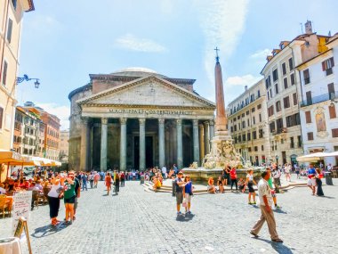 Rome, İtalya - 10 Eylül 2015: Panteon - Roma'daki tüm tanrıların Tapınağı