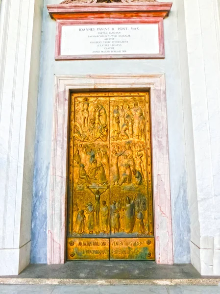 Rome, Italië - September 10, 2015: De deur van de Basilica van Sint Paulus — Stockfoto