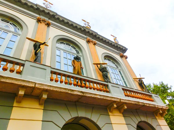 Figueres, España - 15 de septiembre de 2015: Museo Dalí en Figueres, España — Foto de Stock